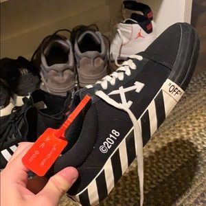 Off-White Vulc low(updated stripes)